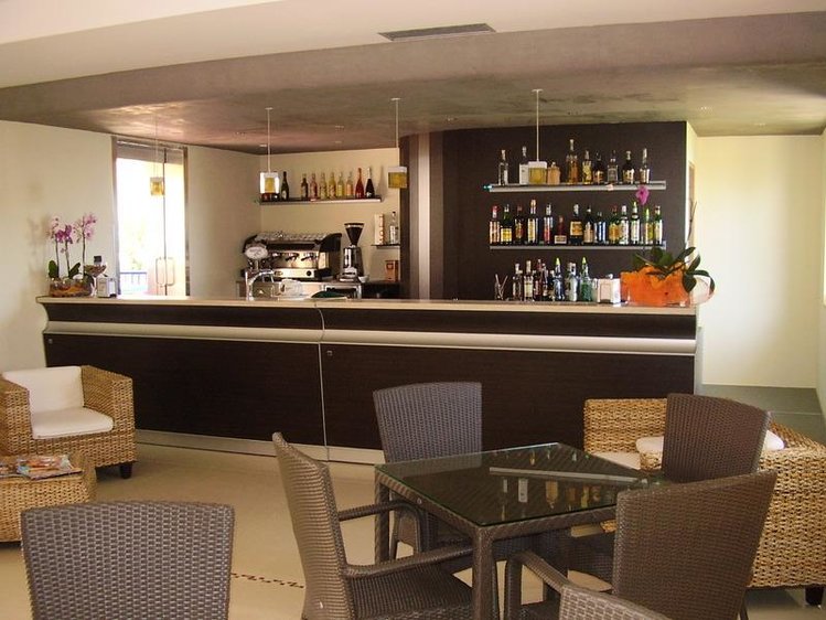 Zájezd Ticho's Hotel **** - Apulie / Marina di Castellaneta - Bar
