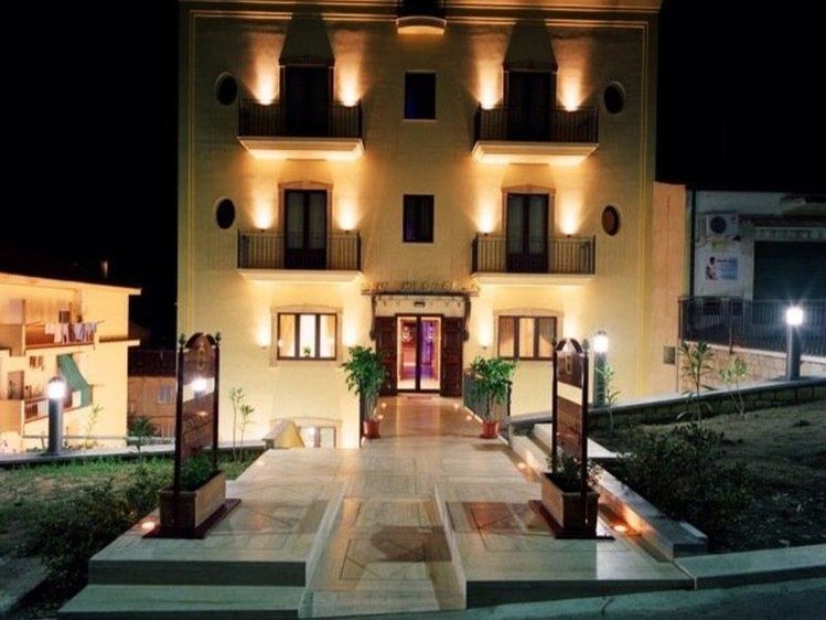 Zájezd Ypsigro Palace Hotel **** - Sicílie - Liparské ostrovy / Castelbuono - Vstup
