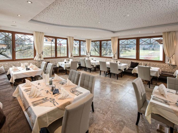 Zájezd Belvedere **** - Tyrolsko / Ried im Oberinntal - Restaurace