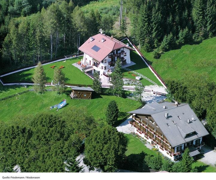 Zájezd Friedemann *** - Jižní Tyrolsko - Dolomity / Rasen-Antholz - Záběry místa