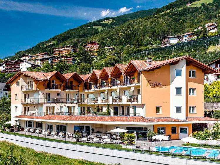 Zájezd Astor ***+ - Jižní Tyrolsko - Dolomity / Schenna - Záběry místa