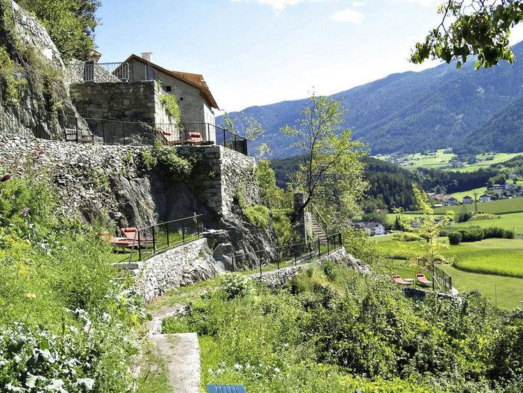Zájezd Schloss Sonnenburg **** - Jižní Tyrolsko - Dolomity / St. Lorenzen - Záběry místa