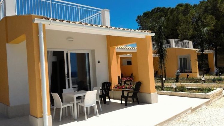 Zájezd Residence Stella Del Mare *** - Sicílie - Liparské ostrovy / Fontane Bianche - Terasa