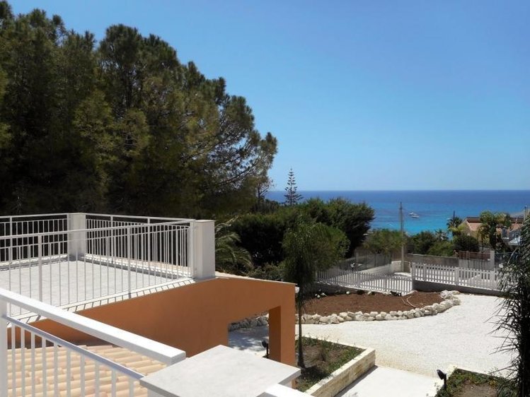 Zájezd Residence Stella Del Mare *** - Sicílie - Liparské ostrovy / Fontane Bianche - Terasa