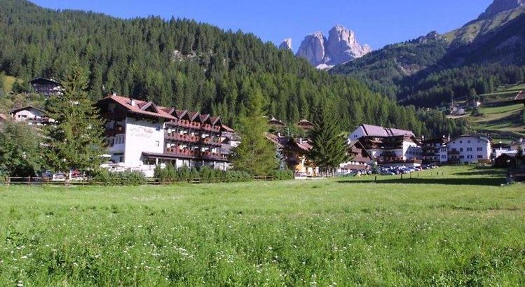 Zájezd Villa Campitello  - Jižní Tyrolsko - Dolomity / Campitello di Fassa - Záběry místa
