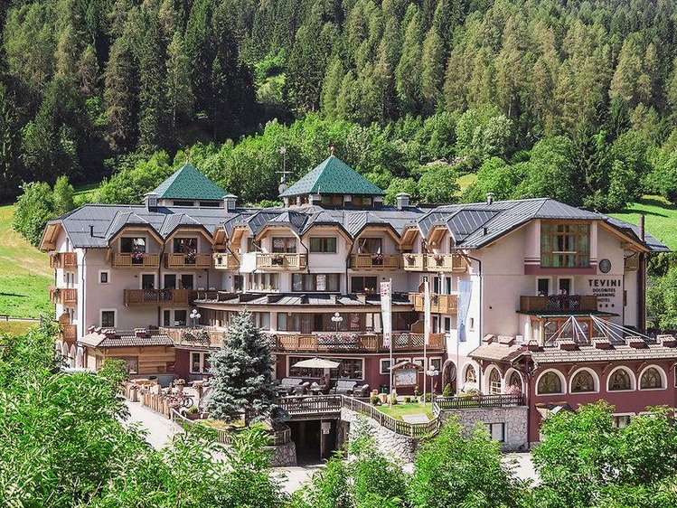Zájezd Tevini **** - Jižní Tyrolsko - Dolomity / Commezzadura - Záběry místa