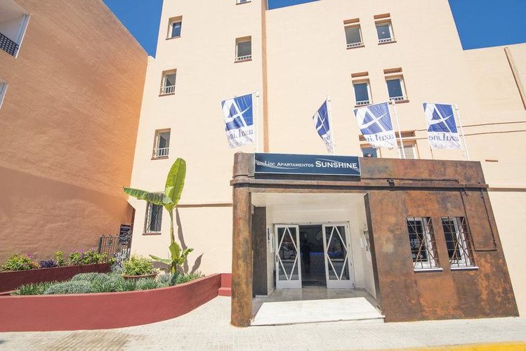 Zájezd azuLine Apartamentos Sunshine ** - Ibiza / Sant Antoni de Portmany - Bazén