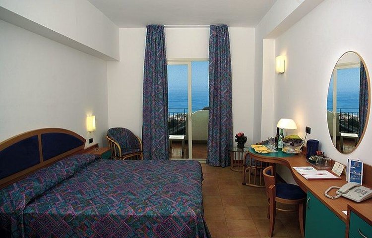 Zájezd Antares **** - Sicílie - Liparské ostrovy / Letojanni - Příklad ubytování