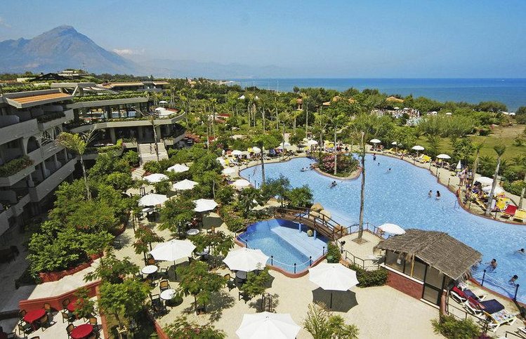 Zájezd Grand Palladium Sicilia Resort & Spa ***** - Sicílie - Liparské ostrovy / Campofelice di Roccella - Letecký snímek