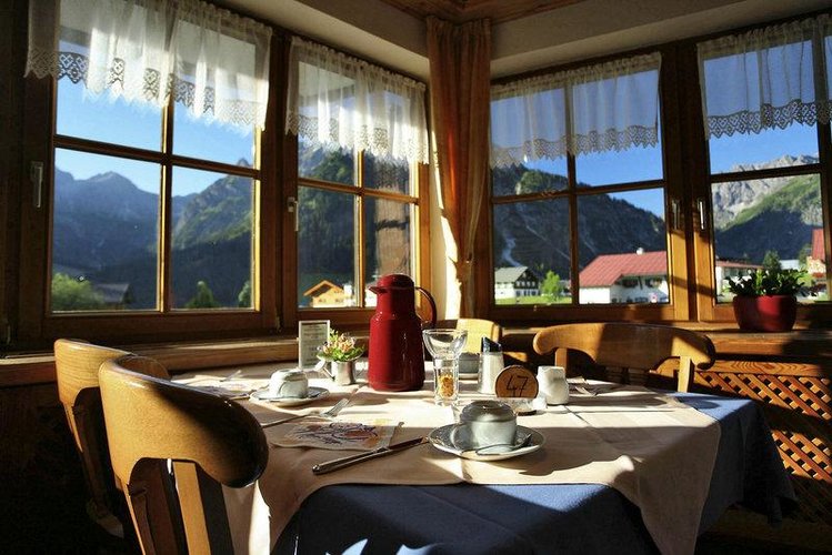 Zájezd IFA Alpenrose Hotel ***+ - Vorarlbersko / Mittelberg - Restaurace