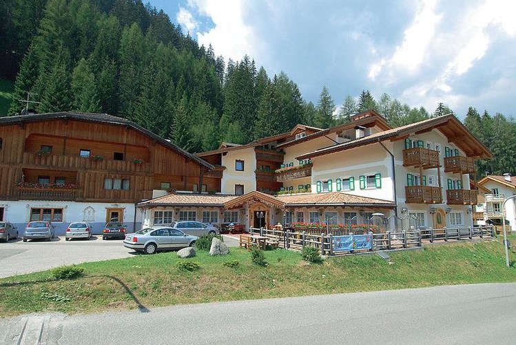 Zájezd Valacia **** - Jižní Tyrolsko - Dolomity / Pozza di Fassa - Záběry místa