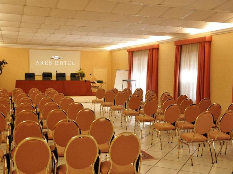 Zájezd Ares *** - Sicílie - Liparské ostrovy / San Giovanni la Punta - Konferenční místnost