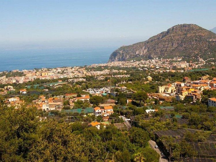 Zájezd Colli San Pietro *** - pobřeží Amalfi - Neapolský záliv / Piano di Sorrento - Záběry místa