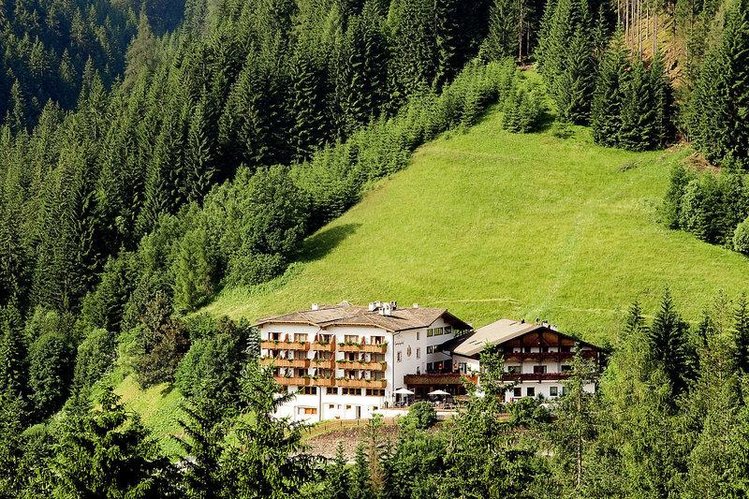 Zájezd Ganischgerhof Mountain Resort  Spa ****+ - Jižní Tyrolsko - Dolomity / Deutschnofen - Záběry místa