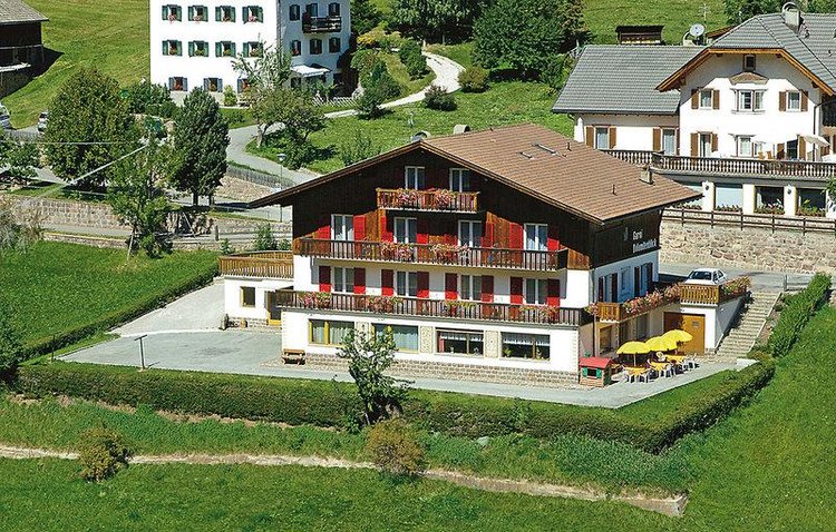 Zájezd Sochers Club **** - Jižní Tyrolsko - Dolomity / Wolkenstein in Gröden - Záběry místa