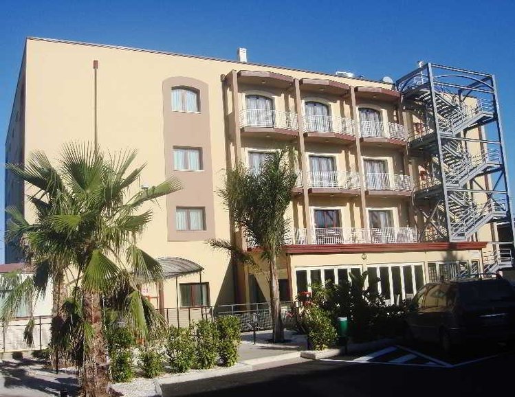 Zájezd Viola Palace Hotel **** - Sicílie - Liparské ostrovy / Villafranca Tirrena - Záběry místa