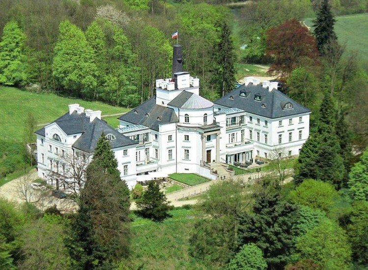 Zájezd Schlosshotel Burg Schlitz ***** - Meklenbursko - Přední Pomořansko / Hohen Demzin - Záběry místa