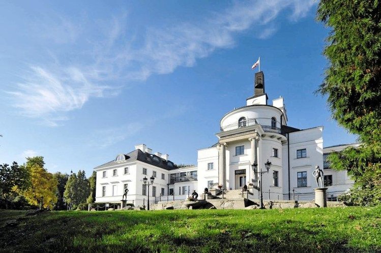 Zájezd Schlosshotel Burg Schlitz ***** - Meklenbursko - Přední Pomořansko / Hohen Demzin - Záběry místa