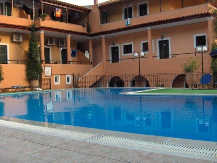 Zájezd Arianna Apartments  - Korfu / Paleokastritsa - Bazén