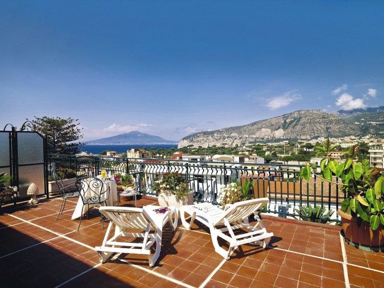 Zájezd Majestic Palace **** - pobřeží Amalfi - Neapolský záliv / Sant'Agnello - Smíšené
