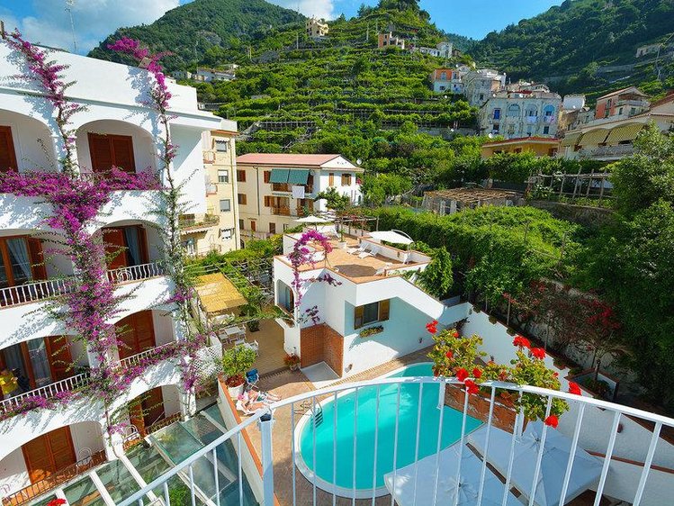 Zájezd Villa Romana **** - pobřeží Amalfi - Neapolský záliv / Minori - Záběry místa