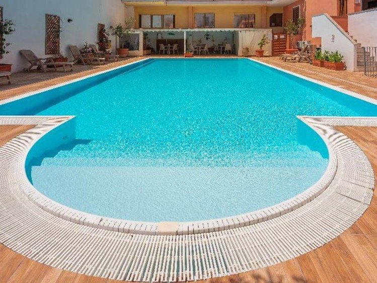 Zájezd Cristal Blu Residence **** - Sardinie / Santa Teresa Gallura - Bazén