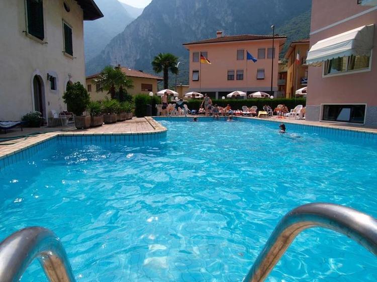 Zájezd Alberello *** - Lago di Garda a Lugáno / Riva del Garda - Bazén