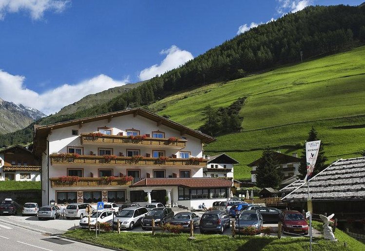 Zájezd Schwarzer Adle **** - Jižní Tyrolsko - Dolomity / Schnals - Záběry místa