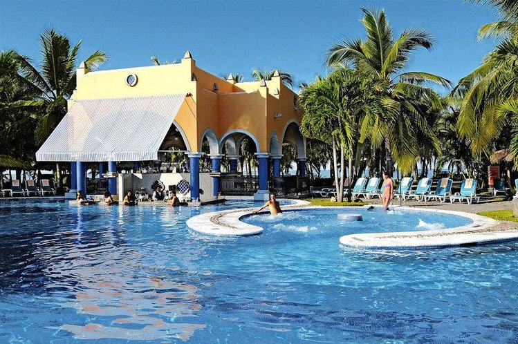 Zájezd ClubHotel RIU Jalisco **** - Puerto Vallarta a okolí / Nuevo Vallarta - Bazén