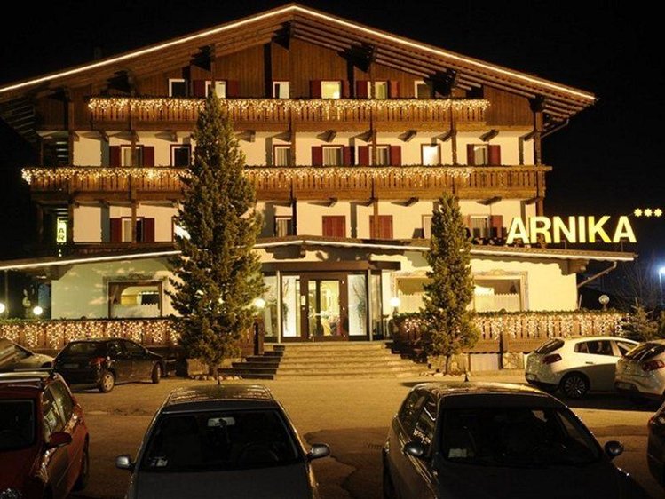 Zájezd Arnika *** - Jižní Tyrolsko - Dolomity / Pozza di Fassa - Bar