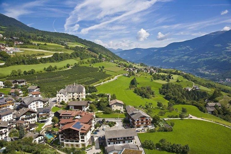 Zájezd Taubers Unterwirt **** - Jižní Tyrolsko - Dolomity / Feldthurns - Záběry místa