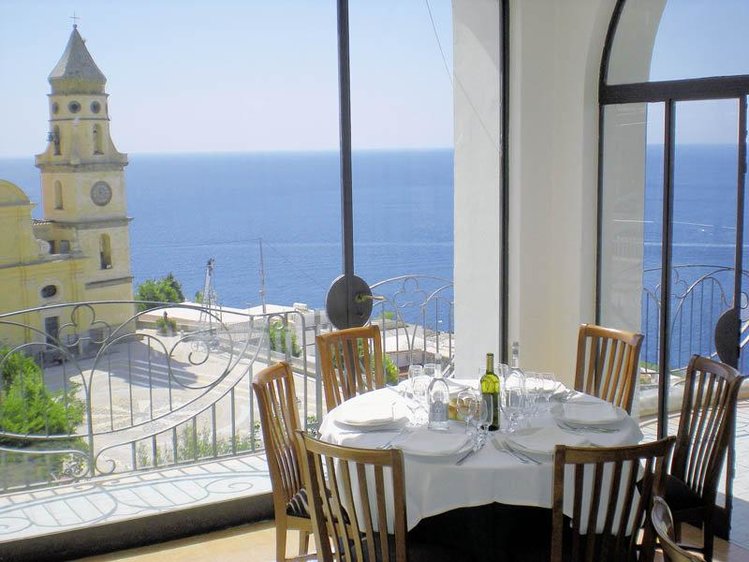 Zájezd Tramonto Doro **** - pobřeží Amalfi - Neapolský záliv / Praiano - Restaurace