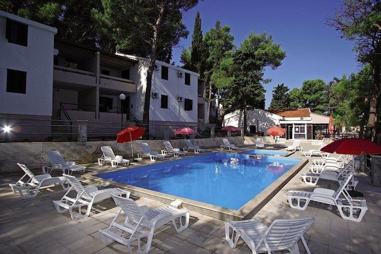 Zájezd Apartments Lina *** - Jižní Dalmácie a jiné ostrovy / Lumbarda - Bazén