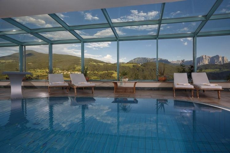 Zájezd Berglandhotel Untertheime *** - Jižní Tyrolsko - Dolomity / Villanders - Vnitřní bazén