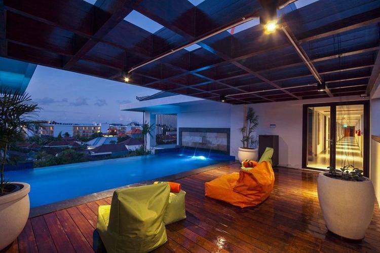 Zájezd Harris Hotel Seminyak ***+ - Bali / Seminyak - Vnitřní bazén