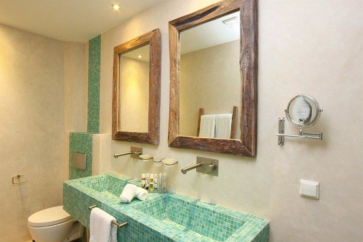 Zájezd Allure Suites **** - Santorini / Firostefani - Koupelna