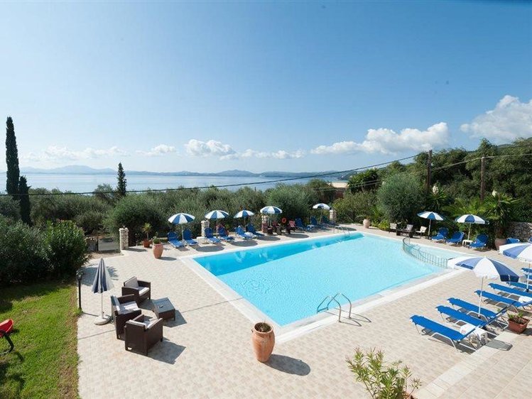 Zájezd Crystal Blue Resort ** - Korfu / Barbati - Bazén