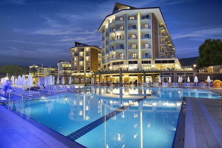 Zájezd Ramada Hotel & Suites ***** - Egejská riviéra - od Gümüldüru po Kusadasi / Kusadasi - Bazén
