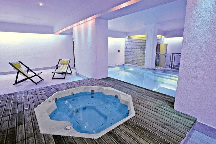 Zájezd Hôtel du Soleil - Le Terminus **** - Languedoc Roussillon / Carcassonne - Vnitřní bazén