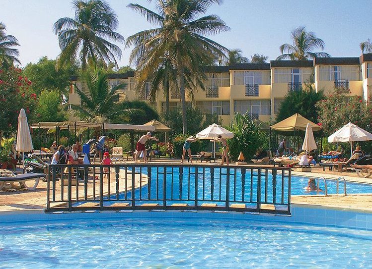 Zájezd Kombo Beach Hotel **** - Gambie / Kotu - Bazén