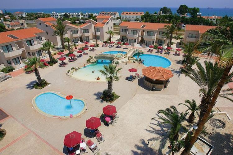 Zájezd Crown Resort Henipa *** - Kypr / Larnaka - Bazén
