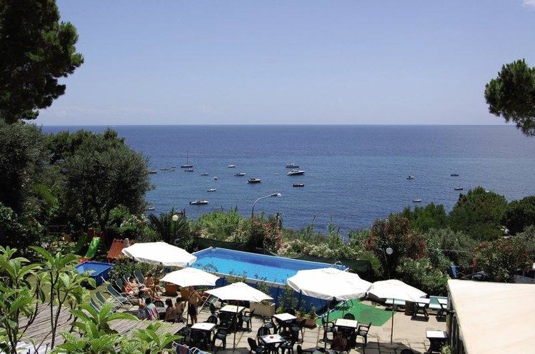 Zájezd Villaggio Nettuno *** - pobřeží Amalfi - Neapolský záliv / Massa Lubrense - Bazén