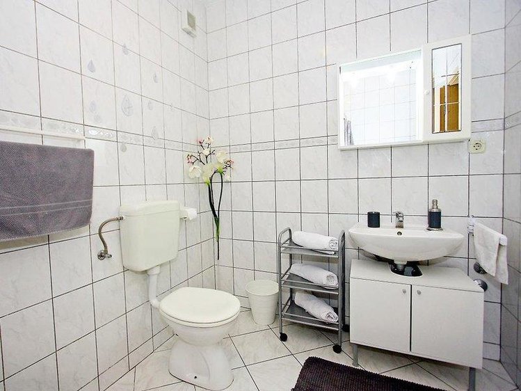 Zájezd Apartments Maria *** - Jižní Dalmácie a jiné ostrovy / Supetar - Koupelna