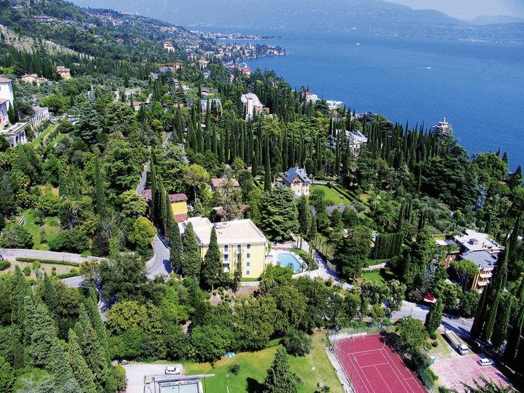 Zájezd Villa Sofia **** - Lago di Garda a Lugáno / Gardone Riviera - Letecký snímek