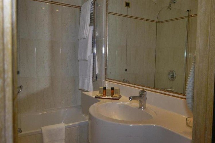 Zájezd 501 Hotel  - Kalábrie / Vibo Valentia - Koupelna