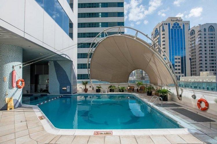 Zájezd Corniche Hotel Abu Dhabi ***** - S.A.E. - Abú Dhabí / Abu Dhabi - Bazén