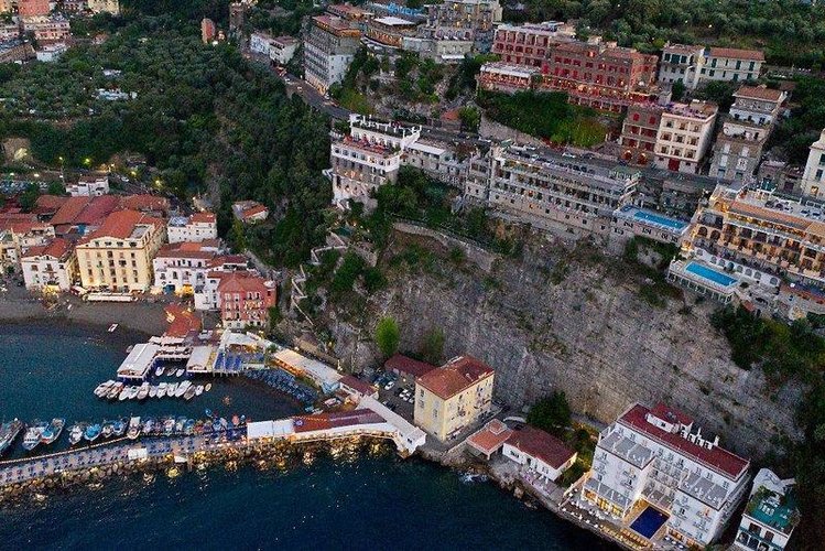 Zájezd Admiral **** - pobřeží Amalfi - Neapolský záliv / Sorrent - Záběry místa