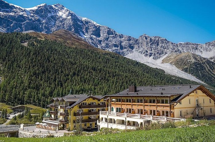 Zájezd Paradies Pure Mountain Resort **** - Jižní Tyrolsko - Dolomity / Sulden u Ortleru - Záběry místa
