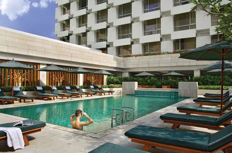 Zájezd Holiday Inn Bangkok **** - Bangkok a okolí / Bangkok - Bazén