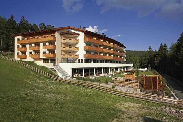 Zájezd Falkensteiner Hotel Meran 2000 **** - Jižní Tyrolsko - Dolomity / Hafling - Záběry místa